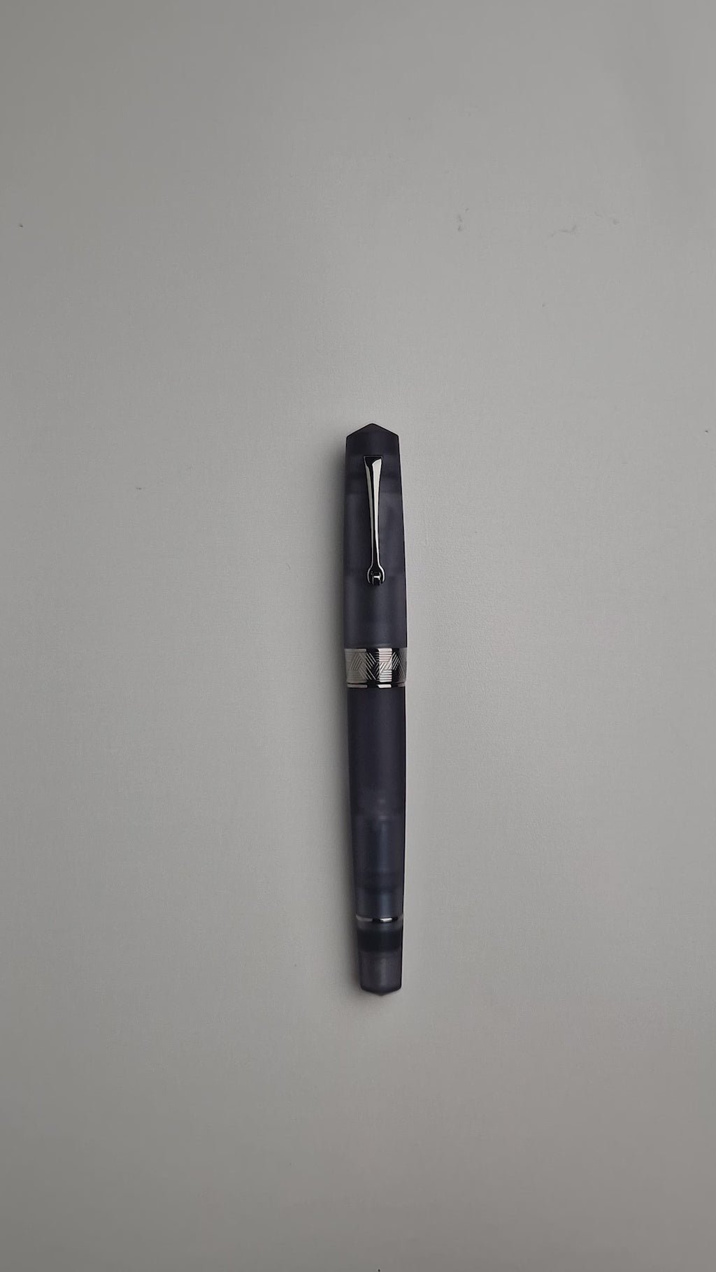 Leonardo Momento Zero Grande Pura Frosted Gray Fountain Pen (6mm, Stainless Steel) | EndlessPens